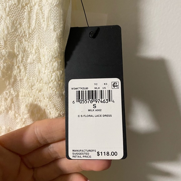 Guess Lace Dress with Short Sleeves & v-shaped back - Picture 4 of 5